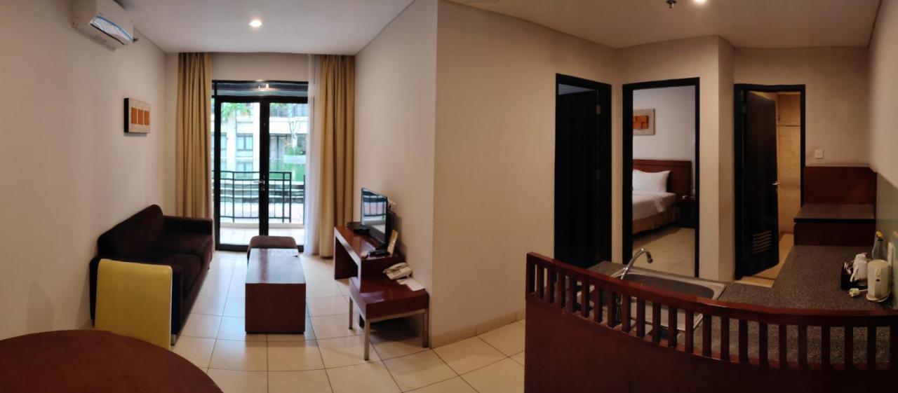 Grand Kuta Hotel And Residence Legian Exteriör bild