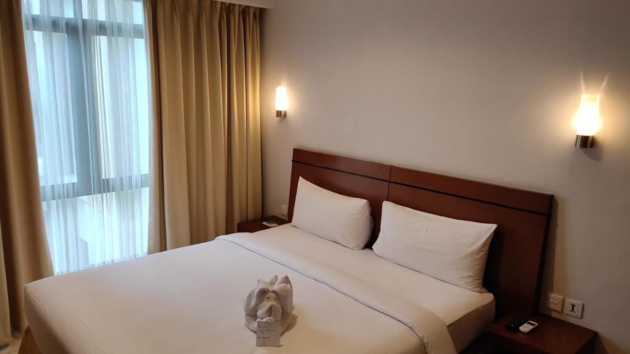 Grand Kuta Hotel And Residence Legian Exteriör bild