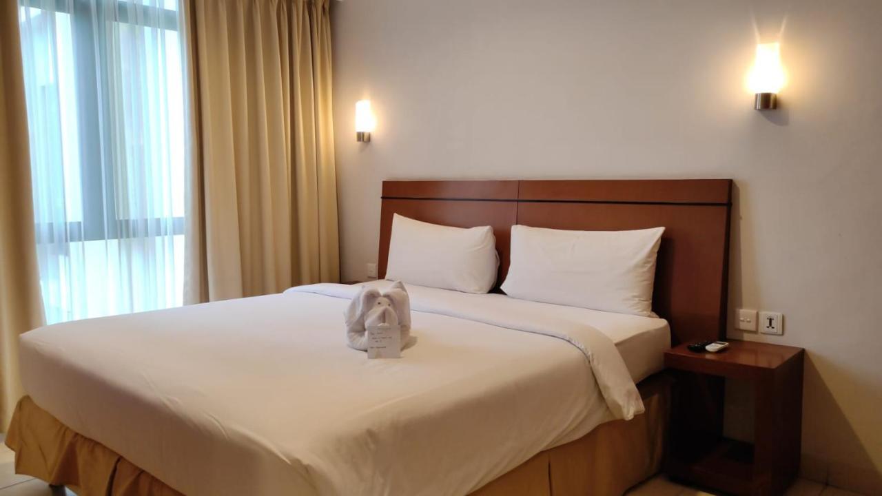Grand Kuta Hotel And Residence Legian Exteriör bild