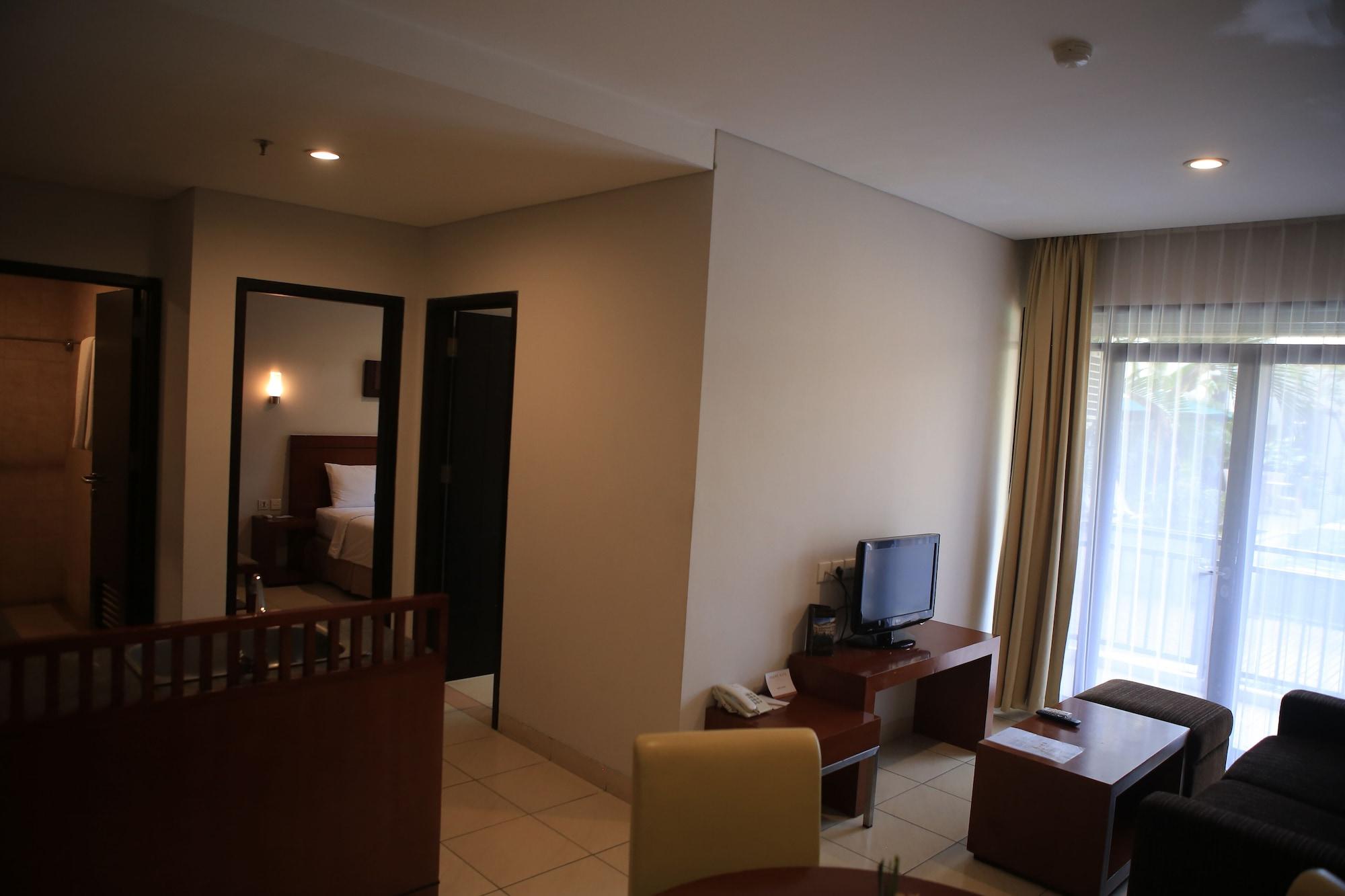 Grand Kuta Hotel And Residence Legian Exteriör bild