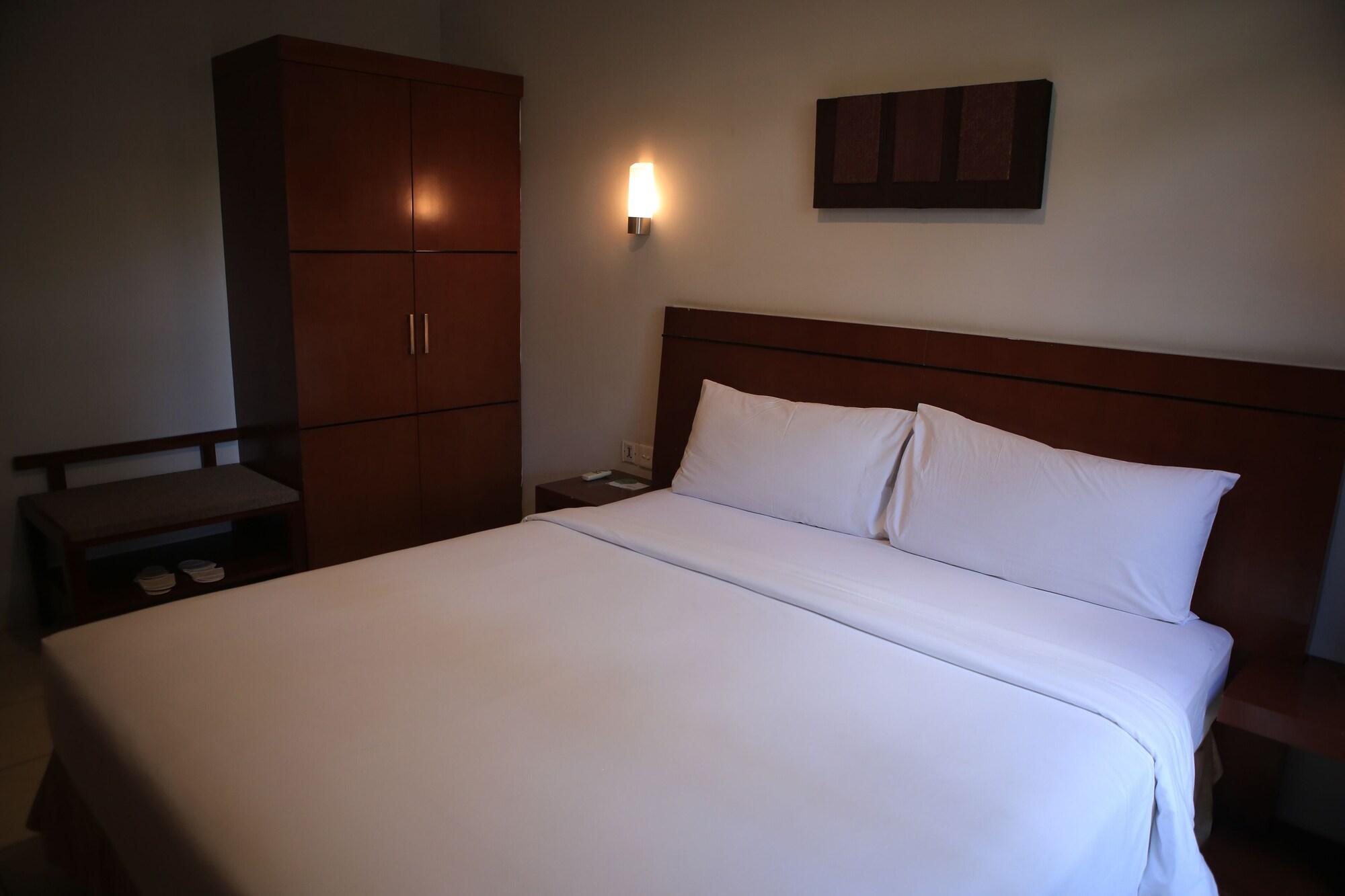 Grand Kuta Hotel And Residence Legian Exteriör bild