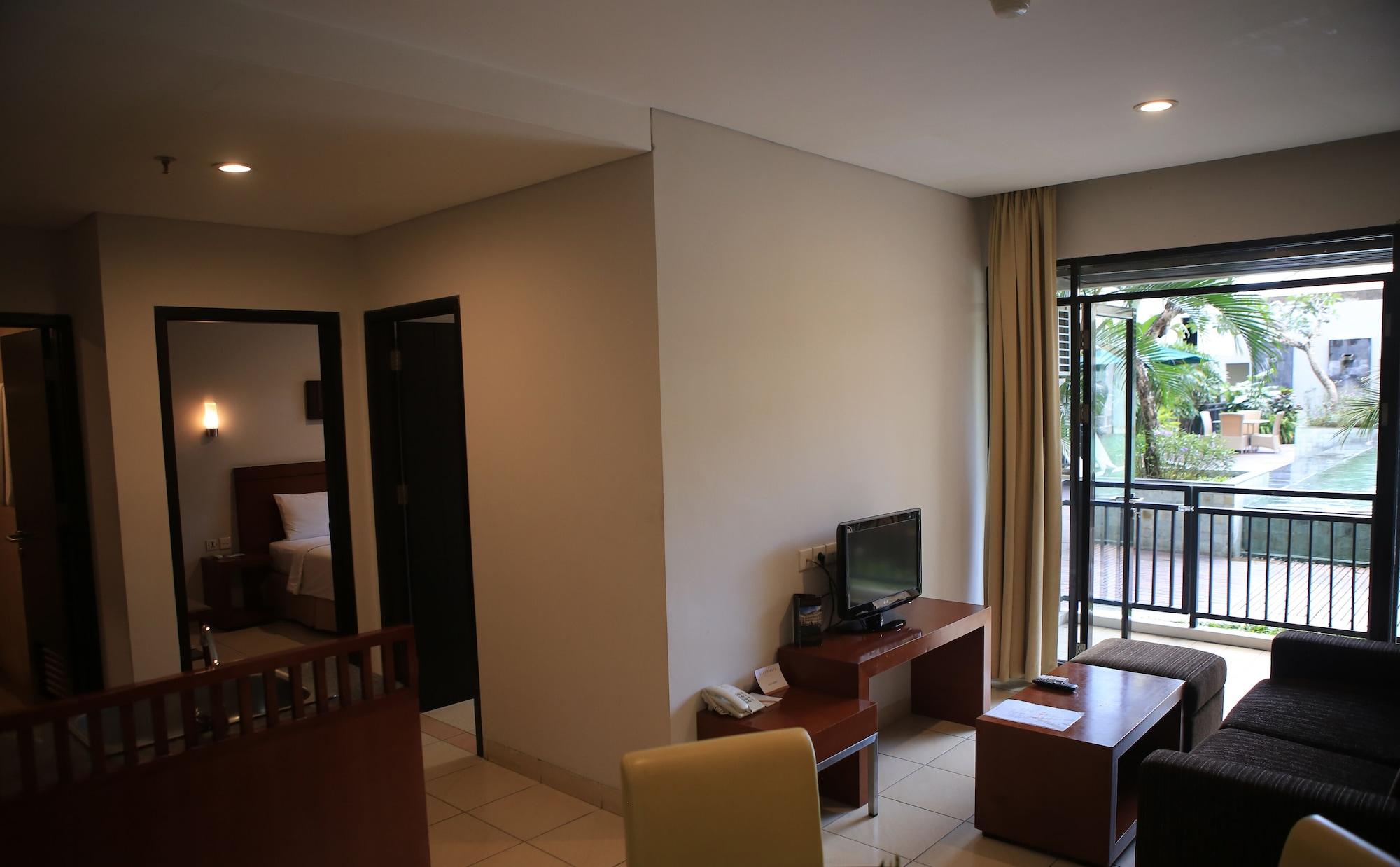 Grand Kuta Hotel And Residence Legian Exteriör bild