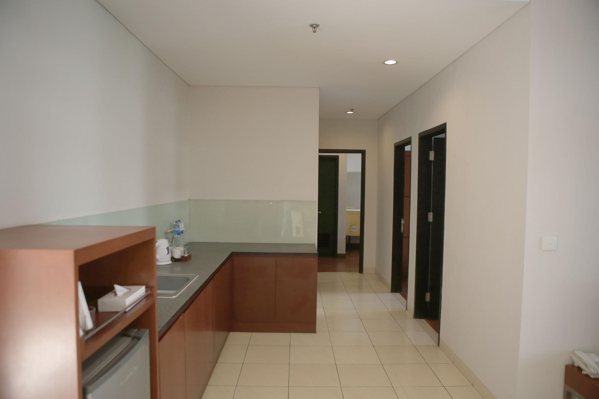 Grand Kuta Hotel And Residence Legian Exteriör bild