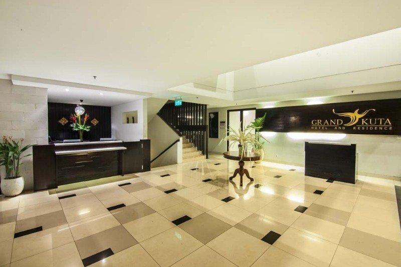 Grand Kuta Hotel And Residence Legian Exteriör bild