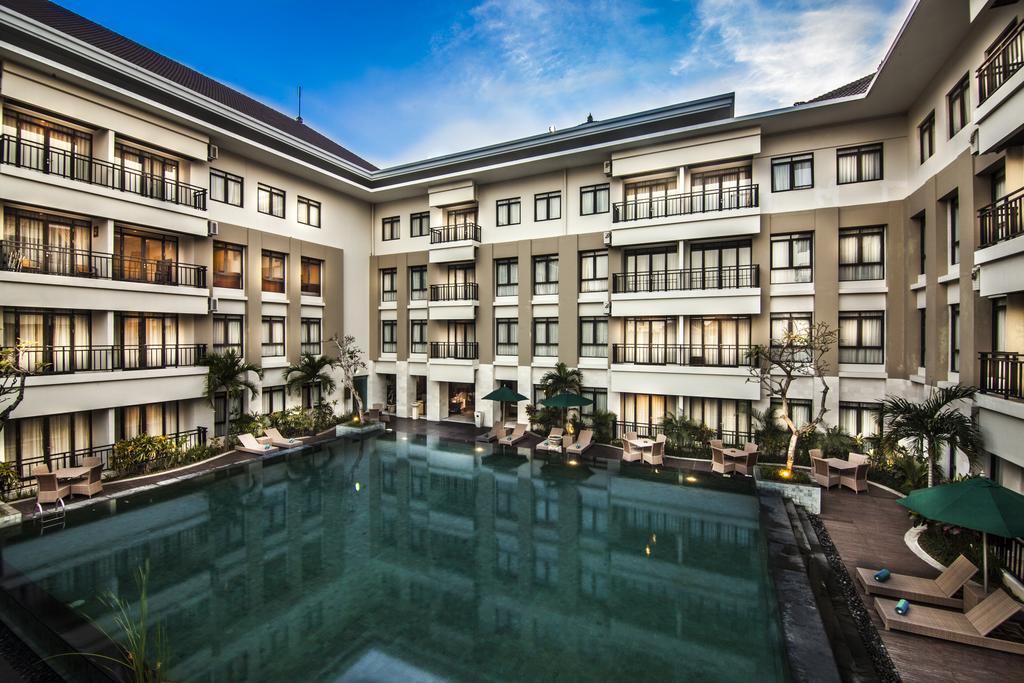 Grand Kuta Hotel And Residence Legian Exteriör bild