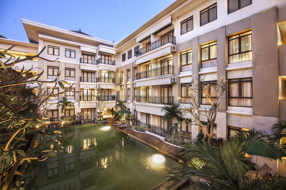 Grand Kuta Hotel And Residence Legian Exteriör bild