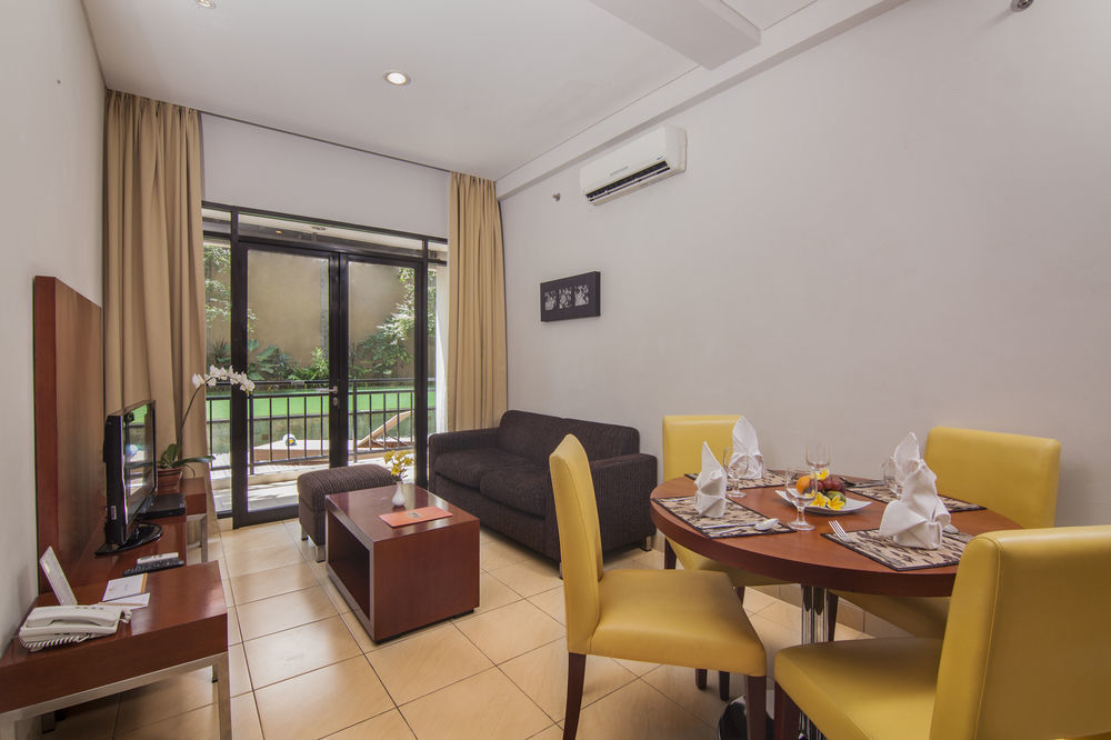 Grand Kuta Hotel And Residence Legian Exteriör bild