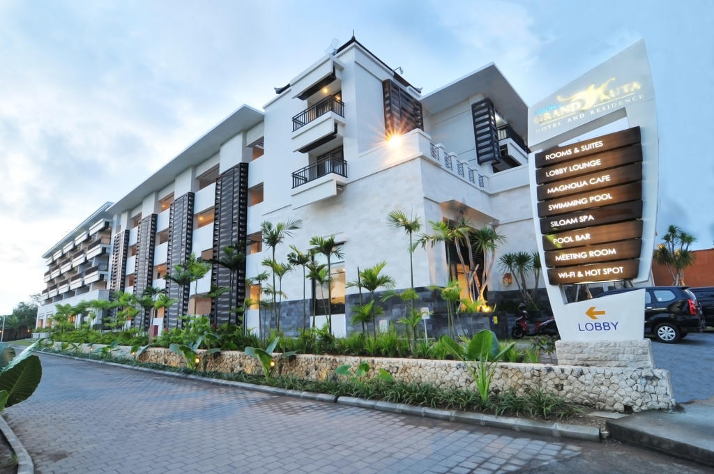 Grand Kuta Hotel And Residence Legian Exteriör bild
