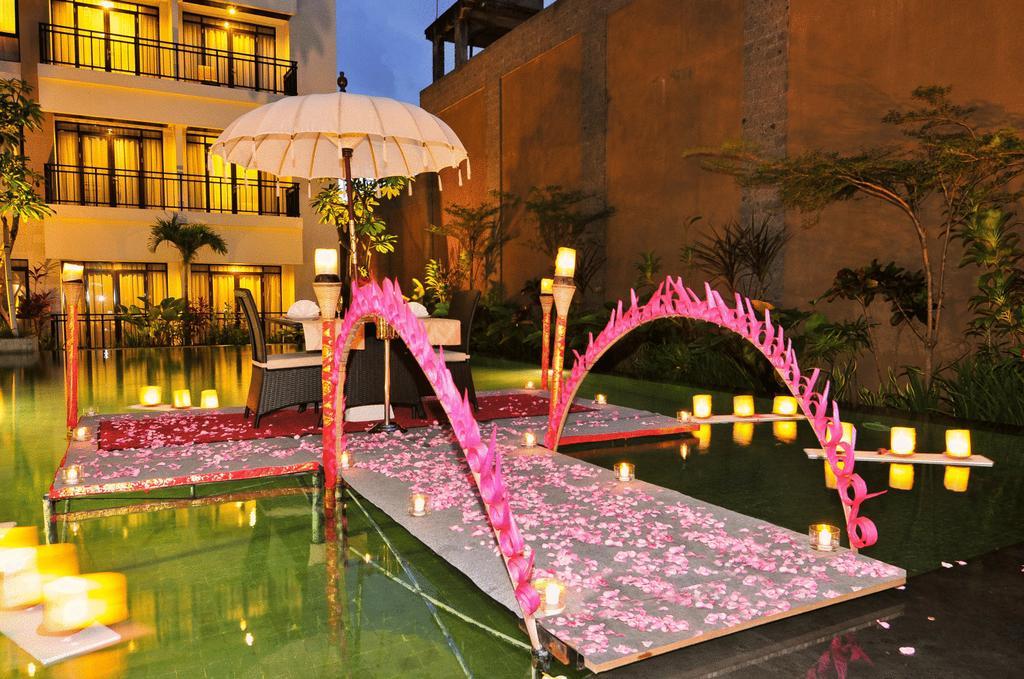 Grand Kuta Hotel And Residence Legian Exteriör bild